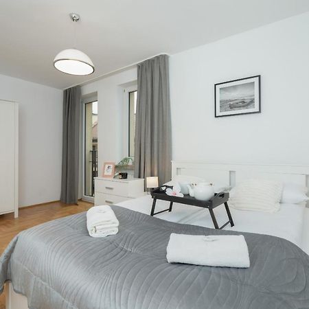 Jozefinska Apartment With Balcony Cracow By Noclegi Renters คราคูฟ ภายนอก รูปภาพ