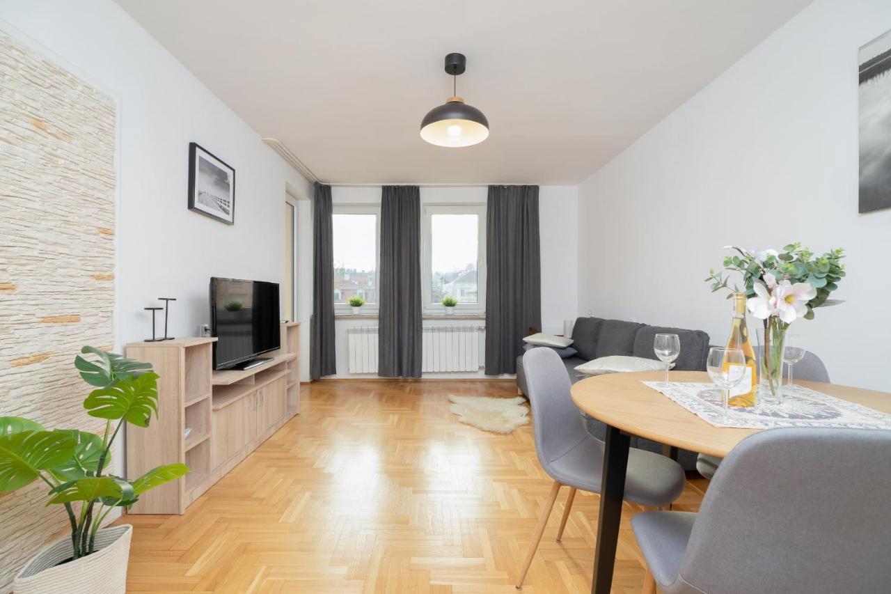 Jozefinska Apartment With Balcony Cracow By Noclegi Renters คราคูฟ ภายนอก รูปภาพ
